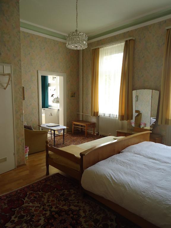 Hotel Tanneck Μπάντεν-Μπάντεν Δωμάτιο φωτογραφία